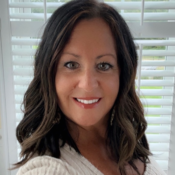 Meet your Posher, Sheri - Picture 1 of 6